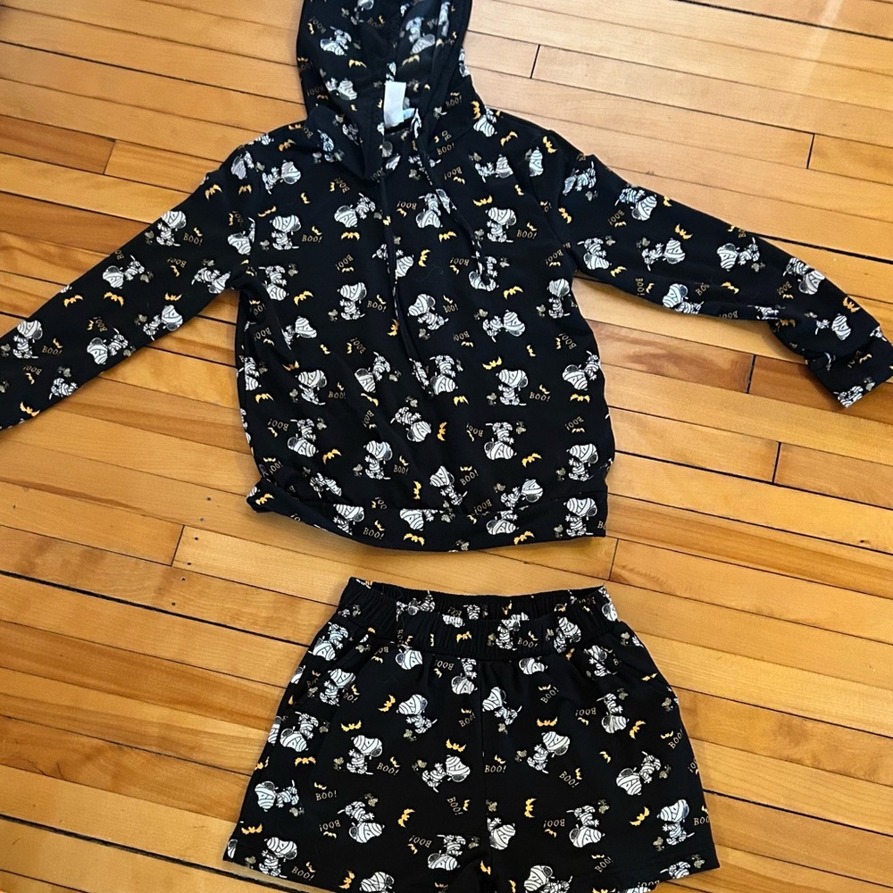 Snoopy pajamas hoodie and shorts